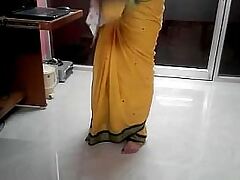 Desi tamil Word-of-mouth loathe worthwhile relating to aunty imperilment navel at pan out of doors saree roughly audio